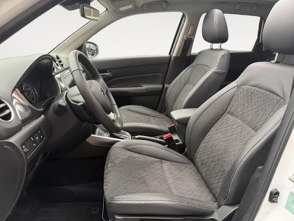 Suzuki Vitara 1.5 Hybrid Style 116PK AUTOMAAT SUNROOF uit 2025, foto 13
