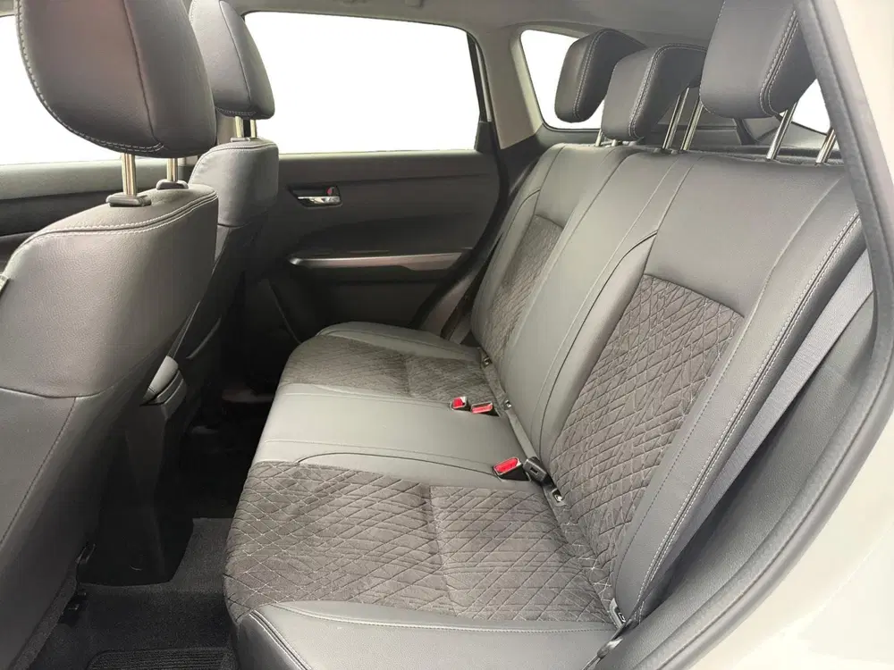 Suzuki Vitara 1.5 Hybrid Style 116PK AUTOMAAT SUNROOF uit 2025, foto 14