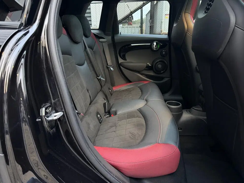 Mini Cooper S Cooper S 2.0 5-deurs uit 2019, foto 15