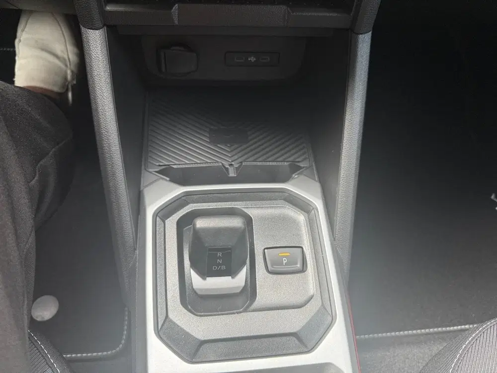 Dacia Duster 1.6 Hybrid 140 Journey NAVIGATIE AIRCO 360 uit 2025, foto 14