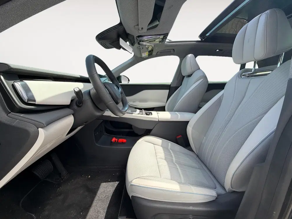 Voyah Courage Business Edition 80 kWh uit 2026, foto 8