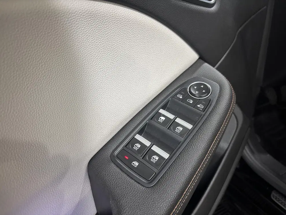 Renault Clio 100PK TCe Initiale Paris uit 2019, foto 11