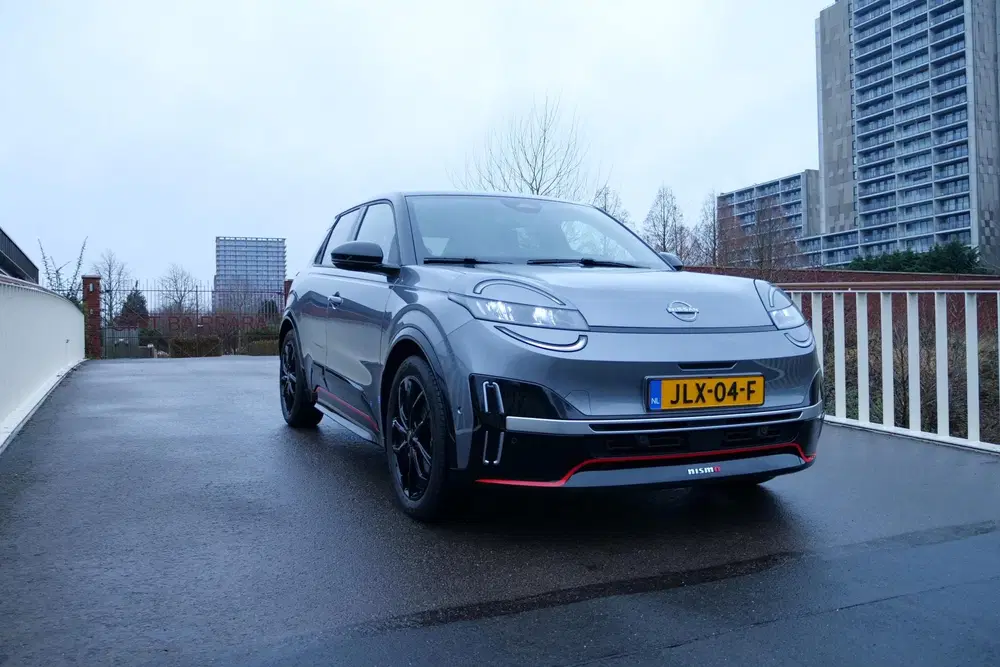 Nissan Micra Advance 52 kWh NISMO uit 2025, foto 2