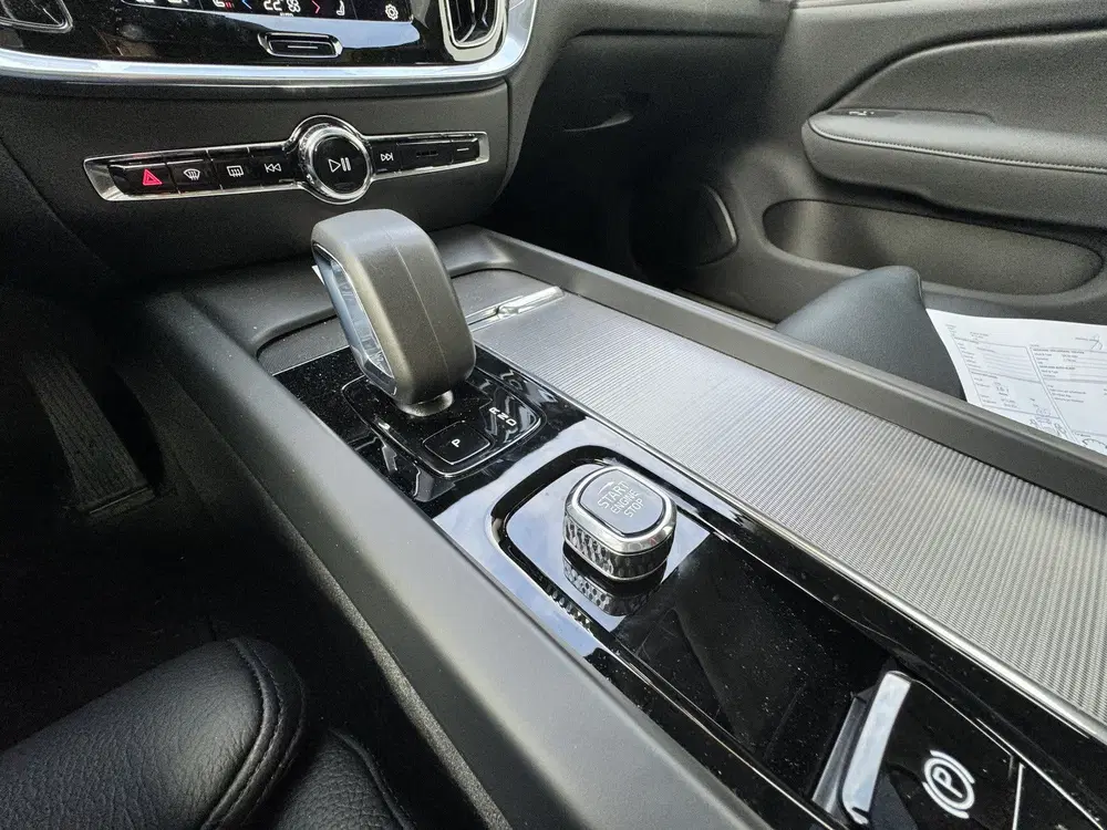 Volvo S60 2.0 B4 Automaat Plus Dark Panoramadak uit 2023, foto 12