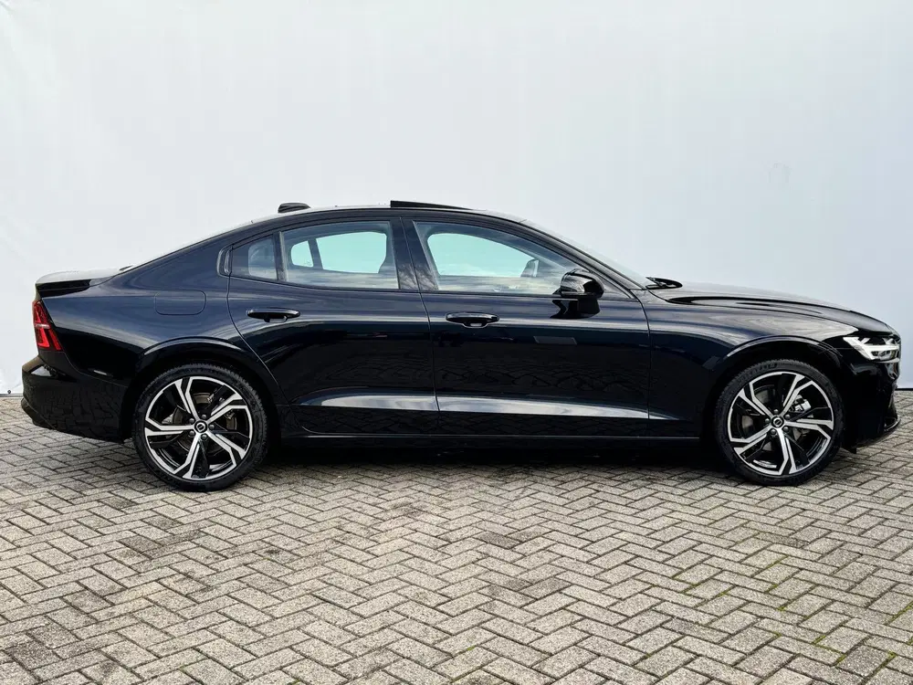 Volvo S60 2.0 B4 Automaat Plus Dark Panoramadak uit 2023, foto 3