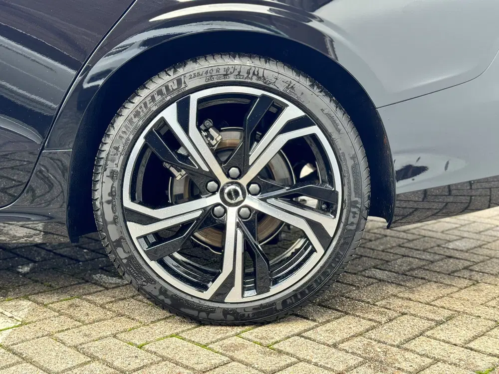 Volvo S60 2.0 B4 Automaat Plus Dark Panoramadak uit 2023, foto 6