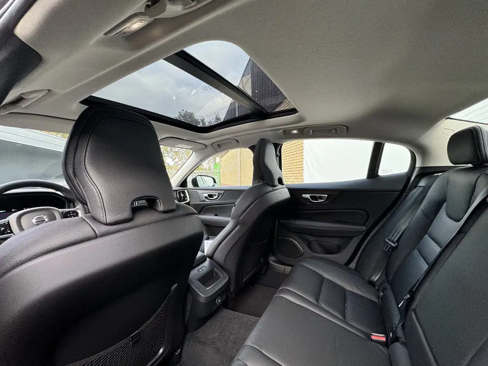 Volvo S60 2.0 B4 Automaat Plus Dark Panoramadak uit 2023, foto 7