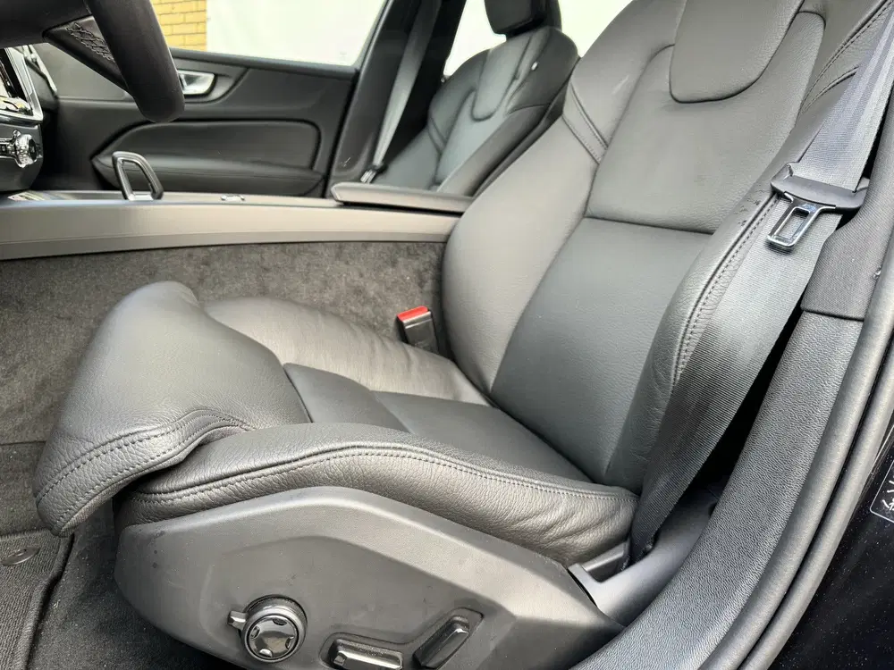 Volvo S60 2.0 B4 Automaat Plus Dark Panoramadak uit 2023, foto 8