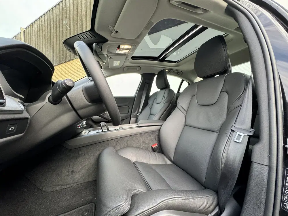 Volvo S60 2.0 B4 Automaat Plus Dark Panoramadak uit 2023, foto 9