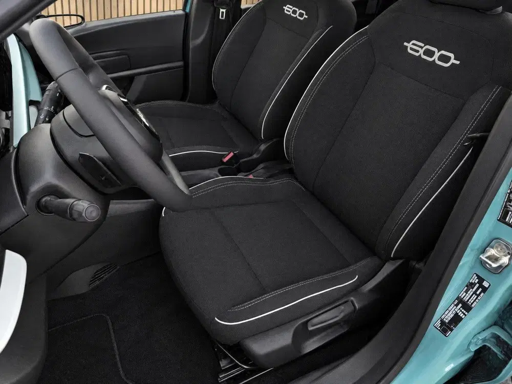 Fiat 600 1.2 Hybrid Urban uit 2025, foto 13