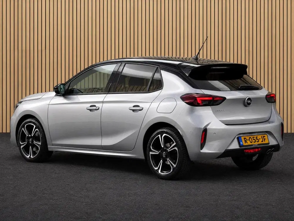 Opel Corsa 1.2T GS Line Automaat uit 2021, foto 2