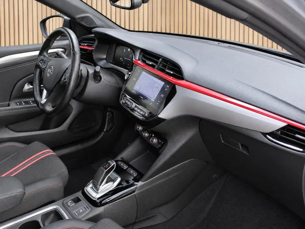 Opel Corsa 1.2T GS Line Automaat uit 2021, foto 3