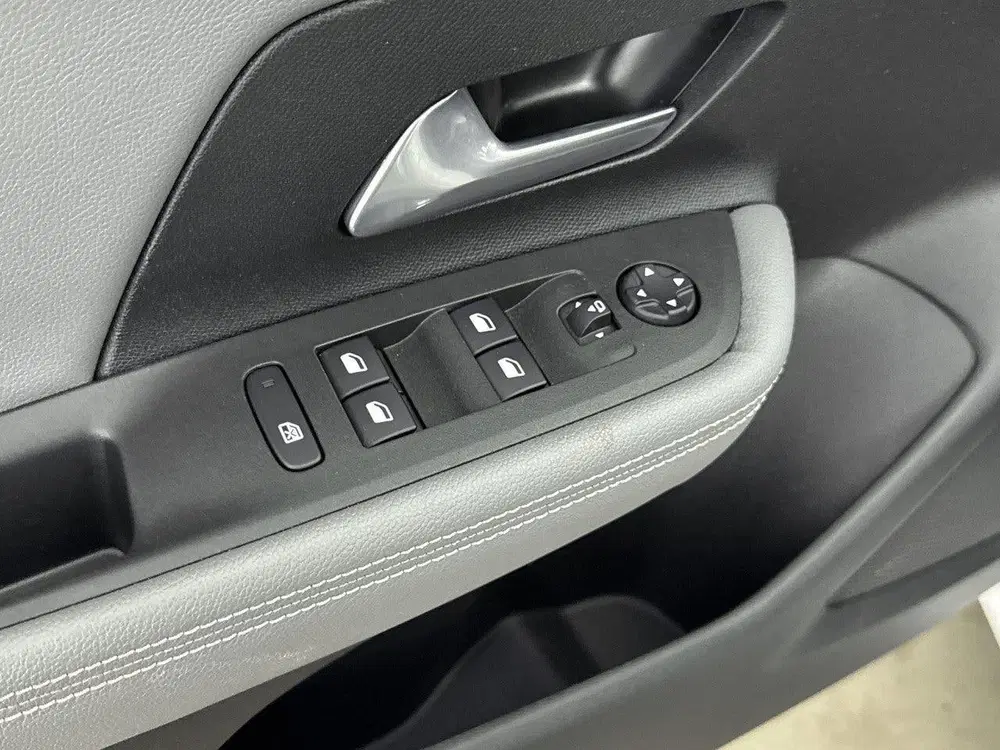 Opel Mokka Business Elegance 50-kWh uit 2021, foto 15