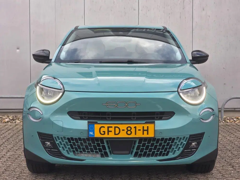 Fiat 600 1.2 Hybrid La Prima Automaat uit 2024, foto 2