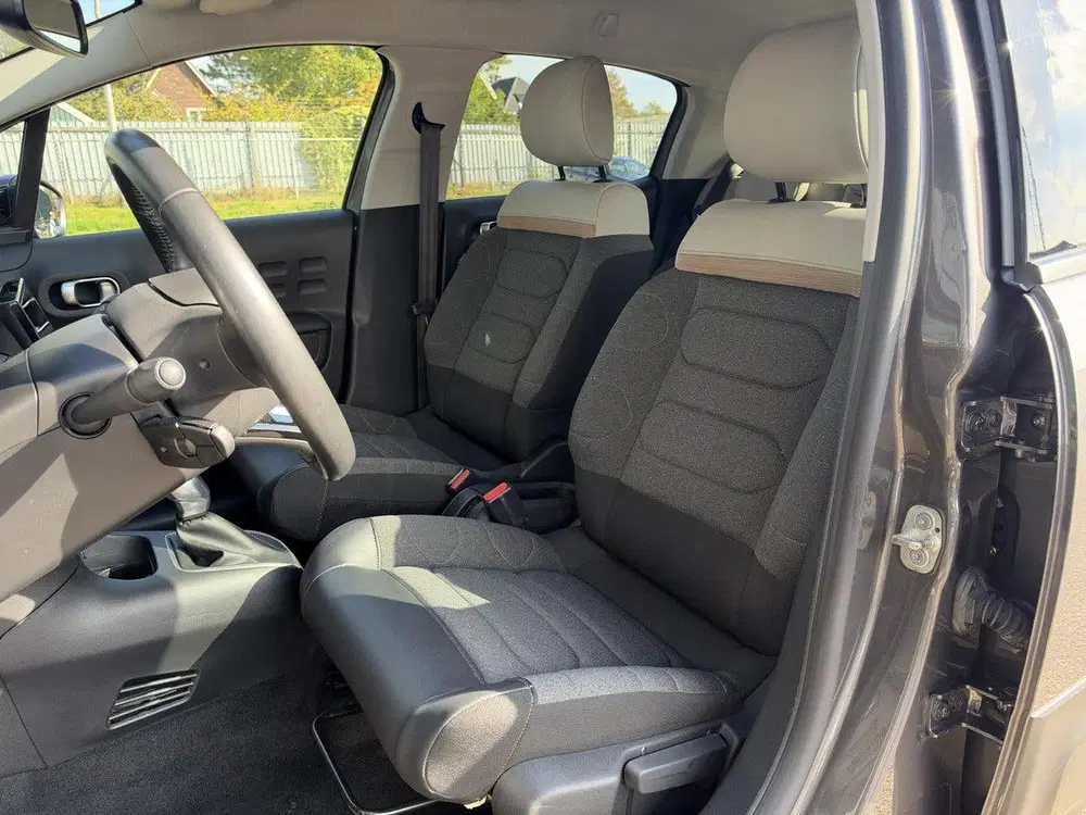 Citroën C3 1.2 PureTech Shine Automaat uit 2022, foto 12