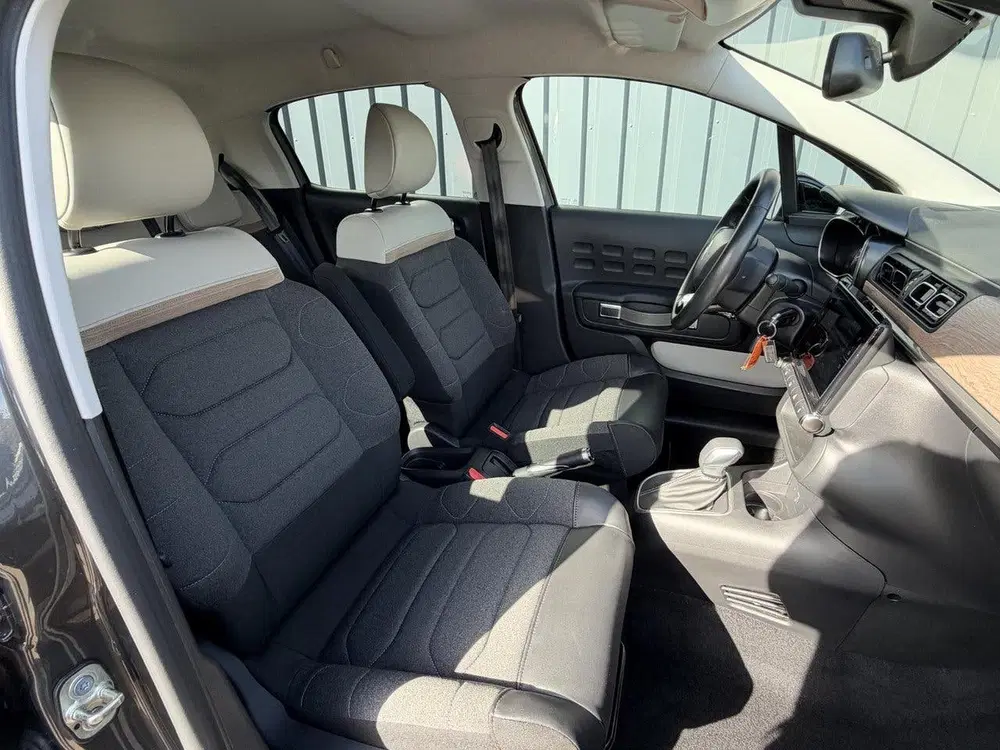 Citroën C3 1.2 PureTech Shine Automaat uit 2022, foto 15