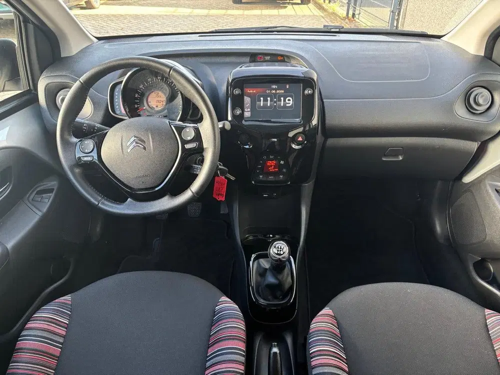 Citroën C1 1.0 VTi Shine uit 2021, foto 13