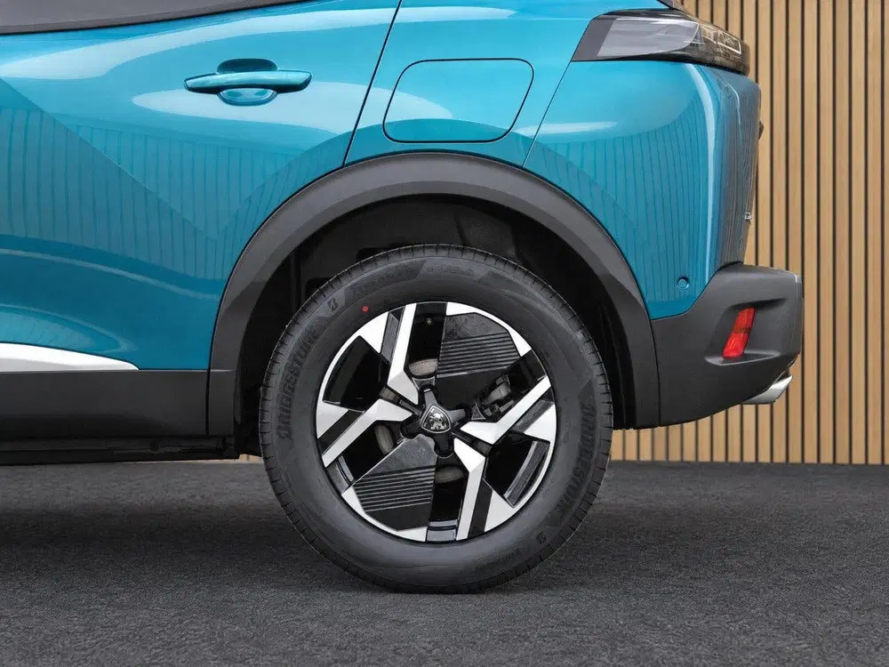Peugeot 2008 1.2 Hybrid 145 Allure VOORRAAD KORTING uit 2026, foto 10