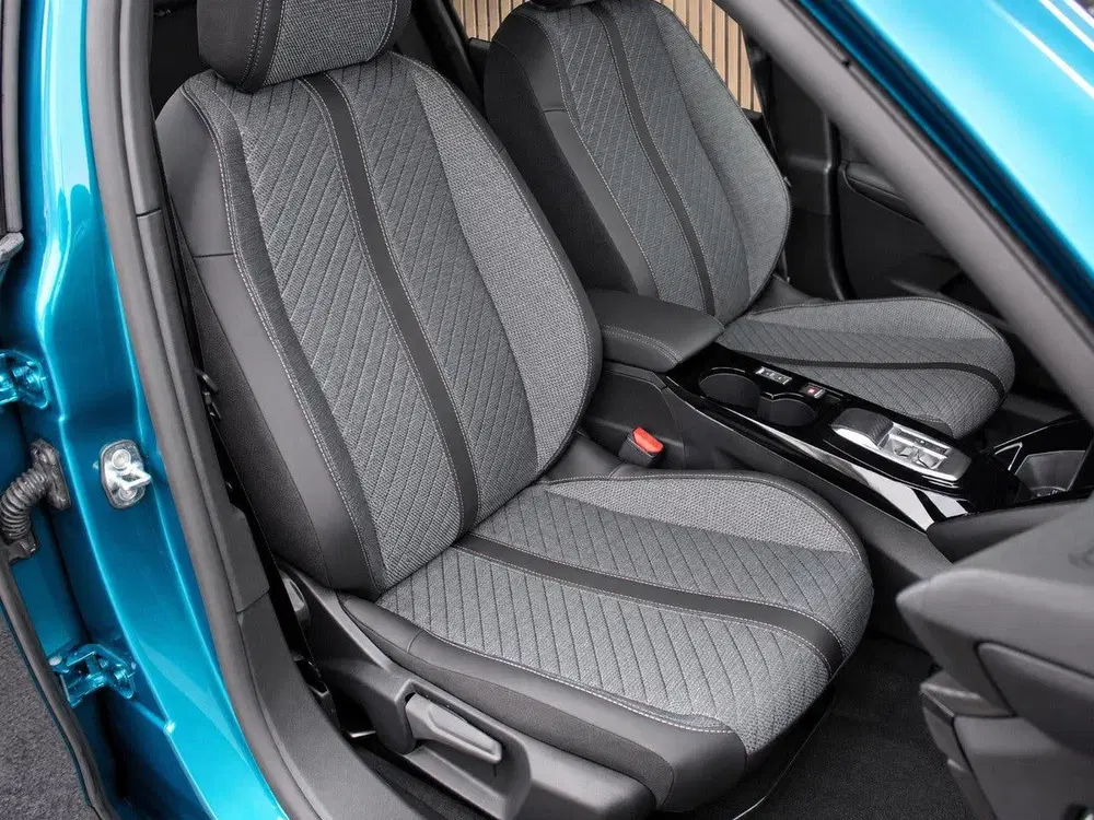 Peugeot 2008 1.2 Hybrid 145 Allure VOORRAAD KORTING uit 2026, foto 14