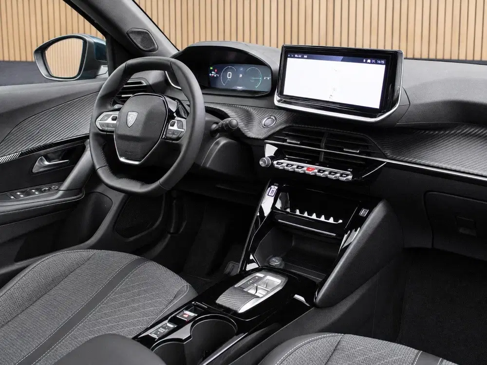 Peugeot 2008 1.2 Hybrid 145 Allure VOORRAAD KORTING uit 2026, foto 3