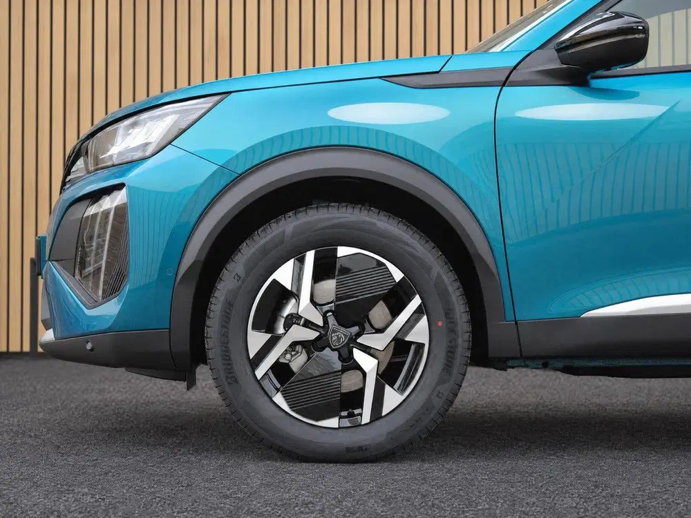 Peugeot 2008 1.2 Hybrid 145 Allure VOORRAAD KORTING uit 2026, foto 9