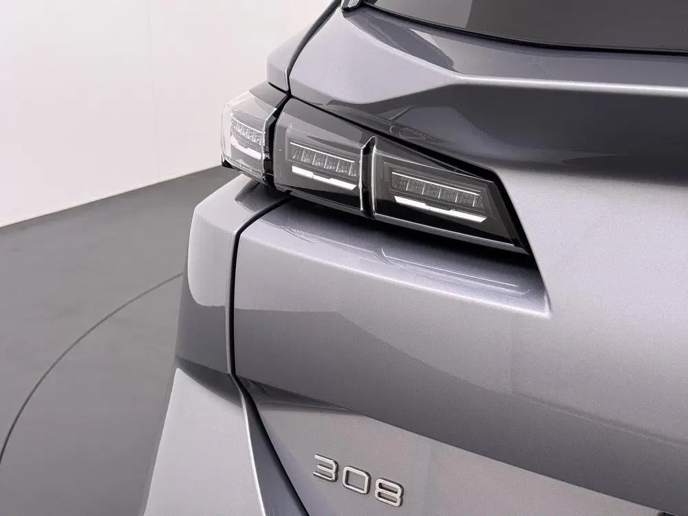 Peugeot 308 SW Allure 136pk Hybrid Automaat uit 2025, foto 9