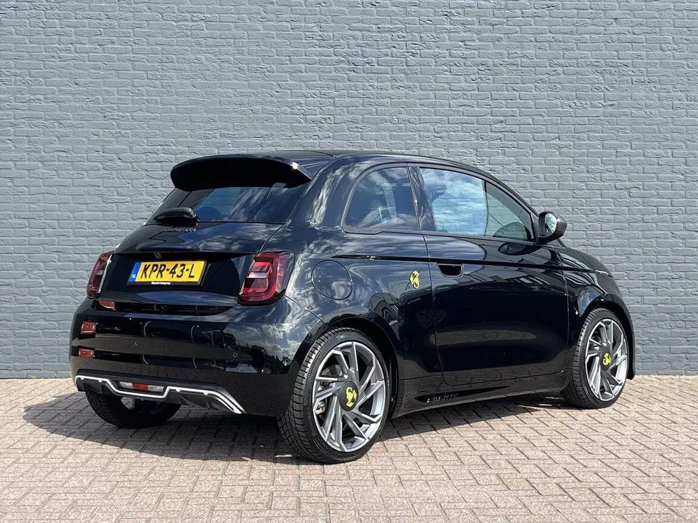 Abarth 500e Turismo 42 kWh uit 2024, foto 6
