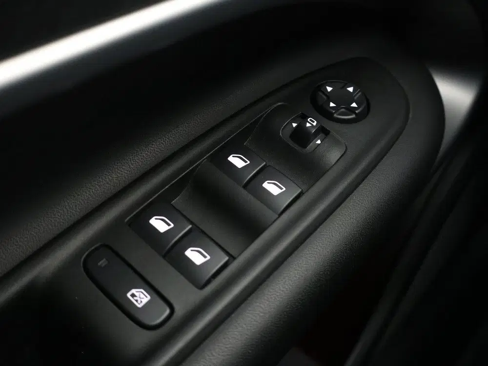 Jeep Avenger 1.2 e-Hybrid Summit Hybrid uit 2025, foto 10