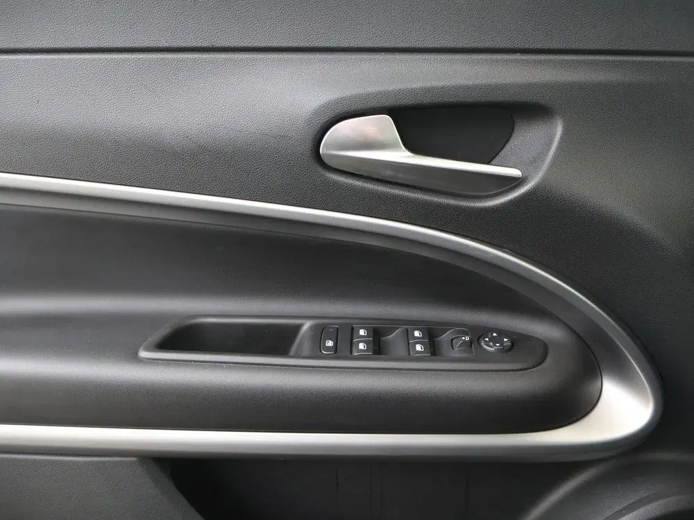 Jeep Avenger 1.2 e-Hybrid Summit Hybrid uit 2025, foto 9