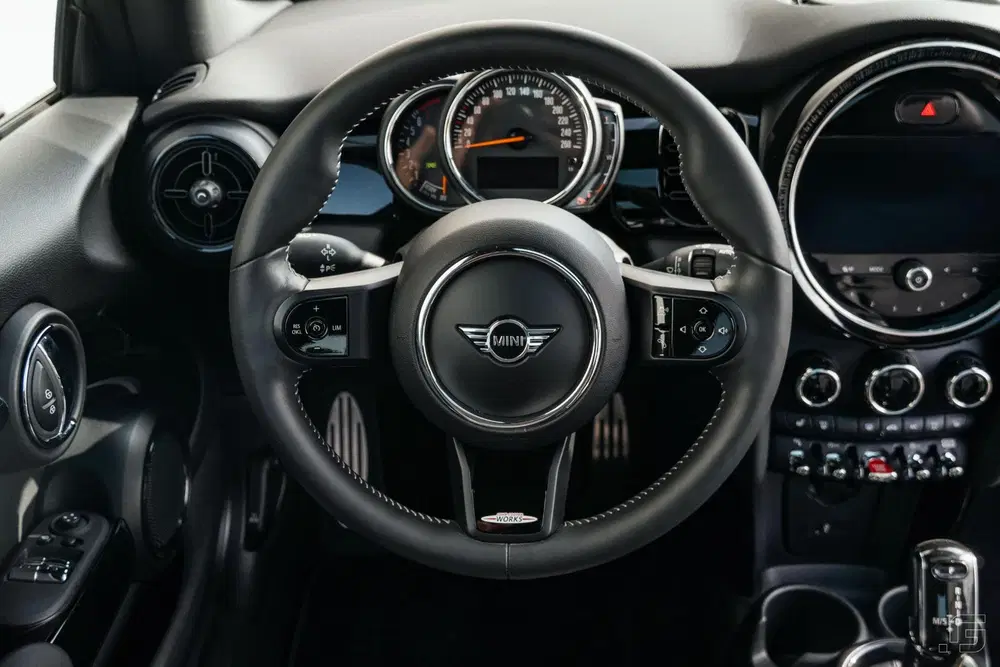 Mini Cooper uit 2022, foto 12