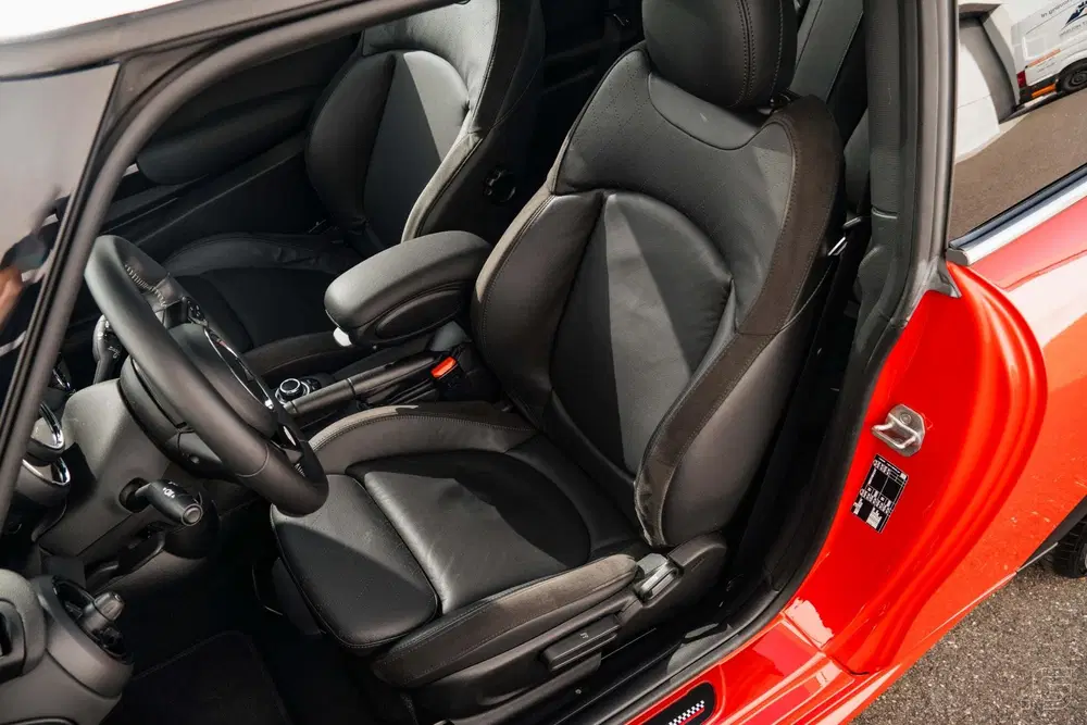 Mini Cooper uit 2022, foto 13