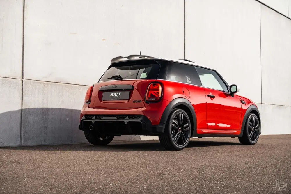 Mini Cooper uit 2022, foto 4