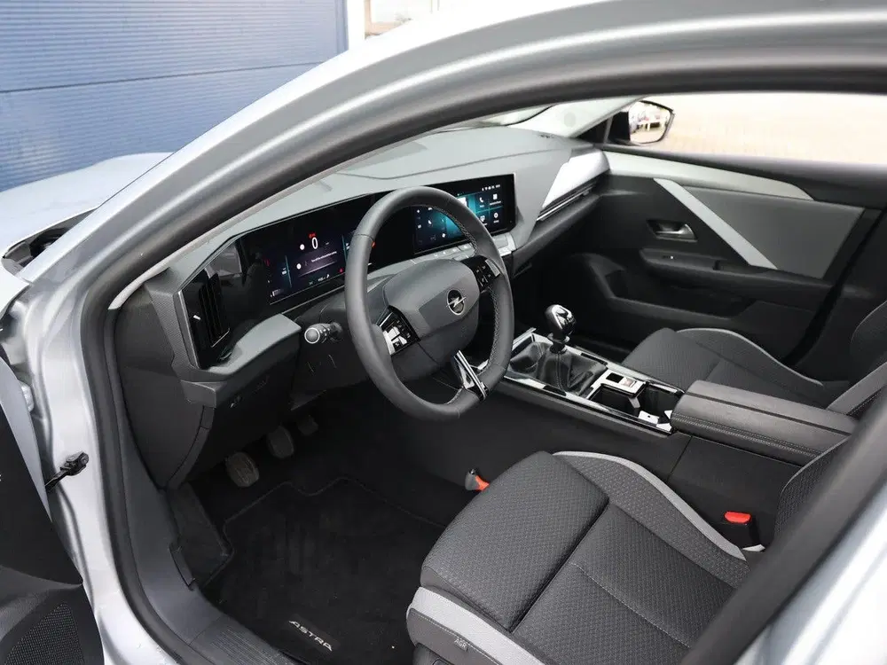 Opel Astra Sports Tourer 1.2 110pk Business Edition C uit 2025, foto 10
