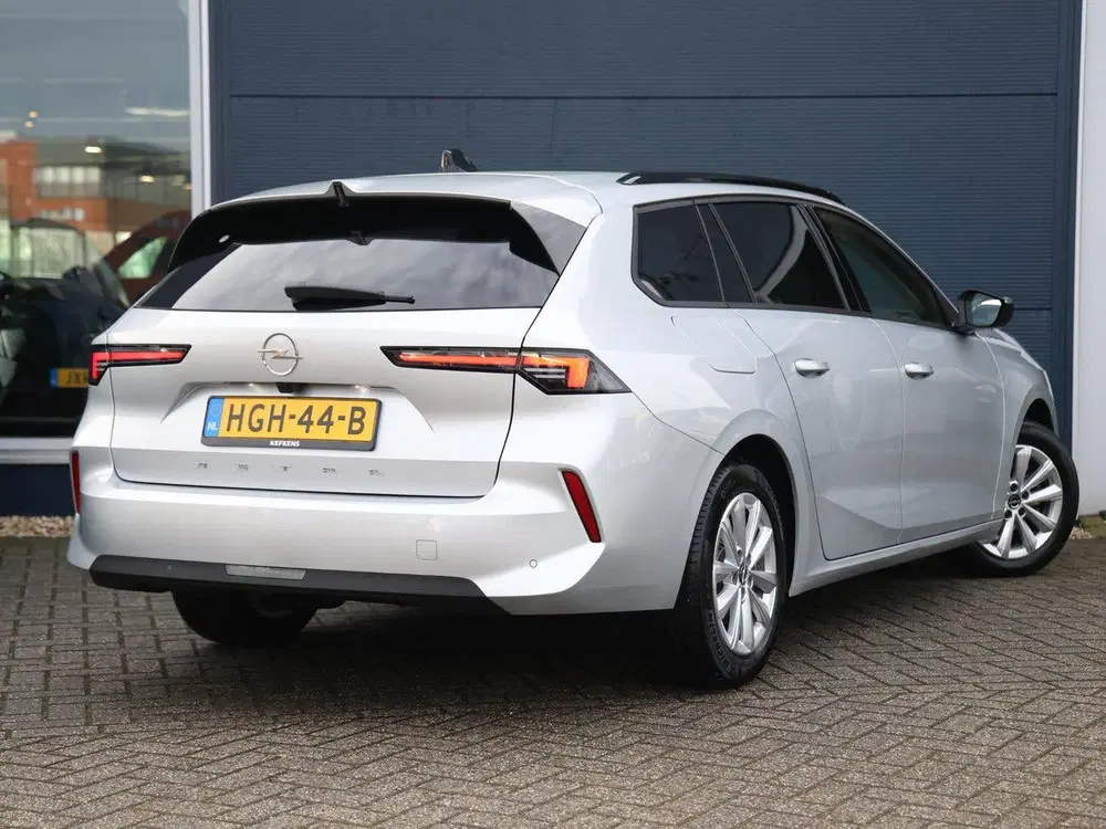 Opel Astra Sports Tourer 1.2 110pk Business Edition C uit 2025, foto 3