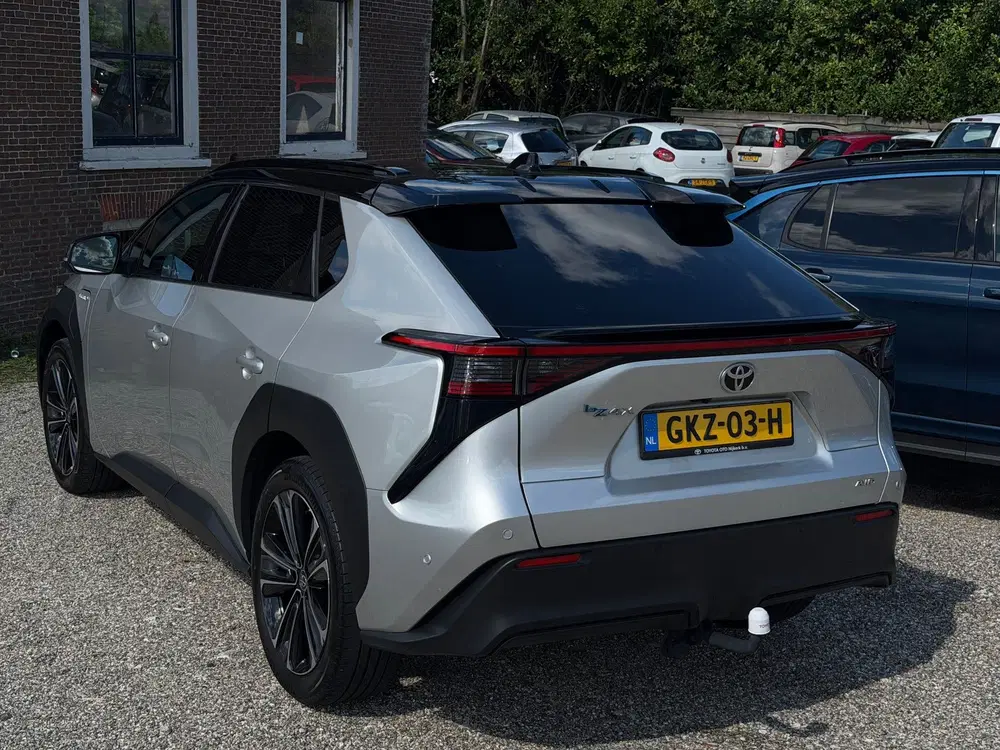 Toyota bZ4X Premium 4WD 71 kWh 400+ Accubereik 360 Cam uit 2023, foto 3