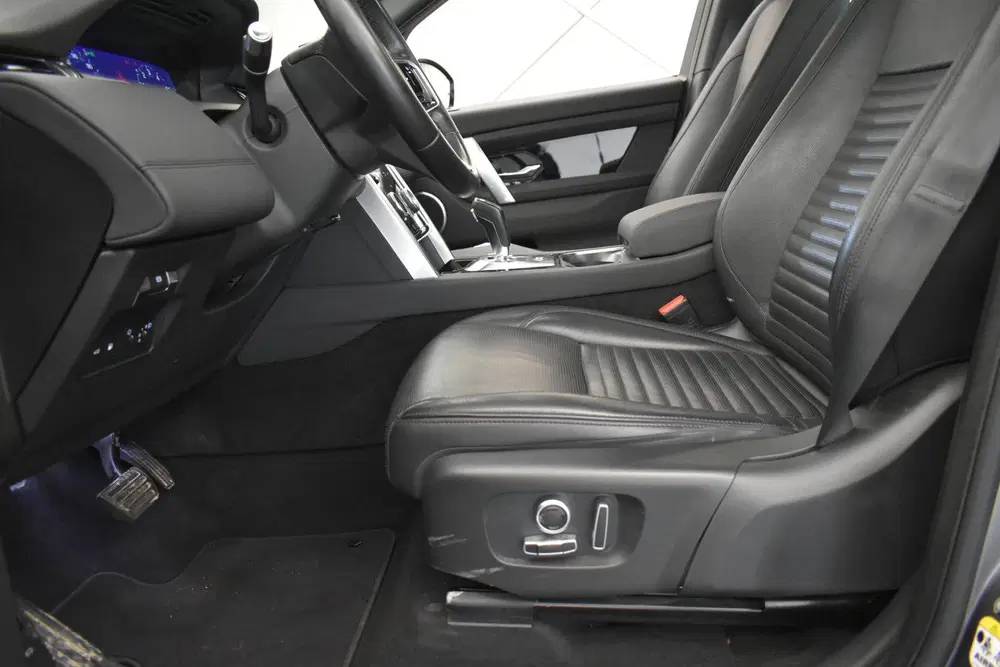 Land Rover Discovery Sport P300e Black Edition Pano El aKlep uit 2021, foto 8