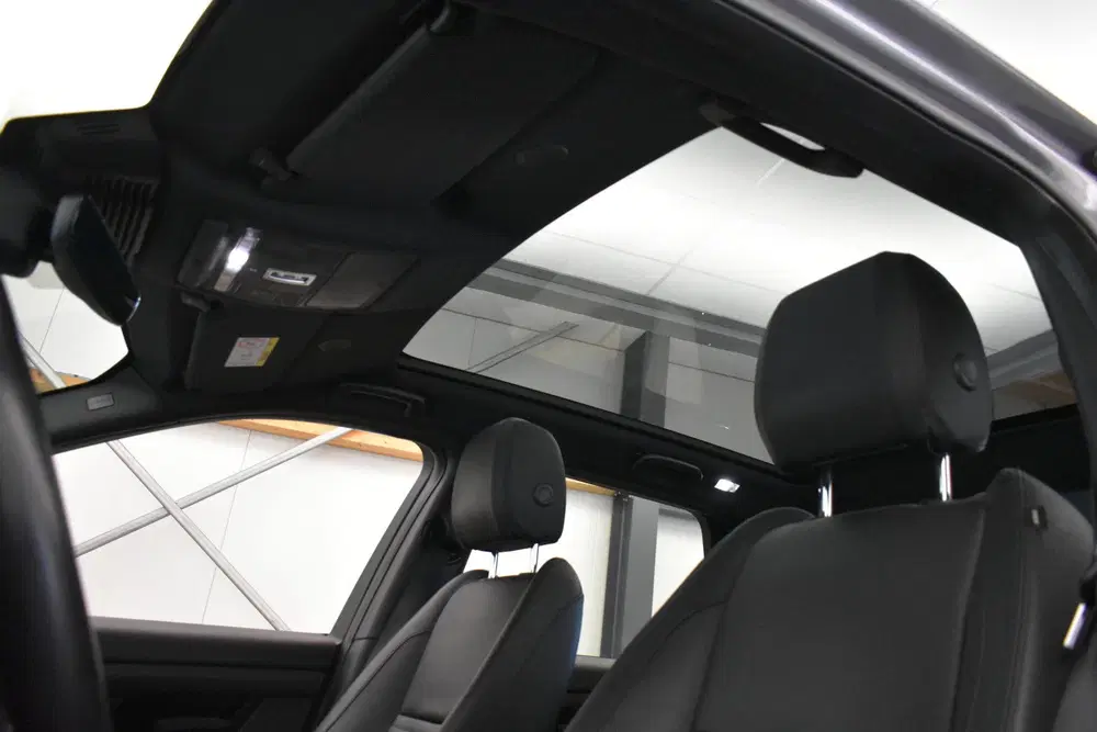 Land Rover Discovery Sport P300e Black Edition Pano El aKlep uit 2021, foto 9