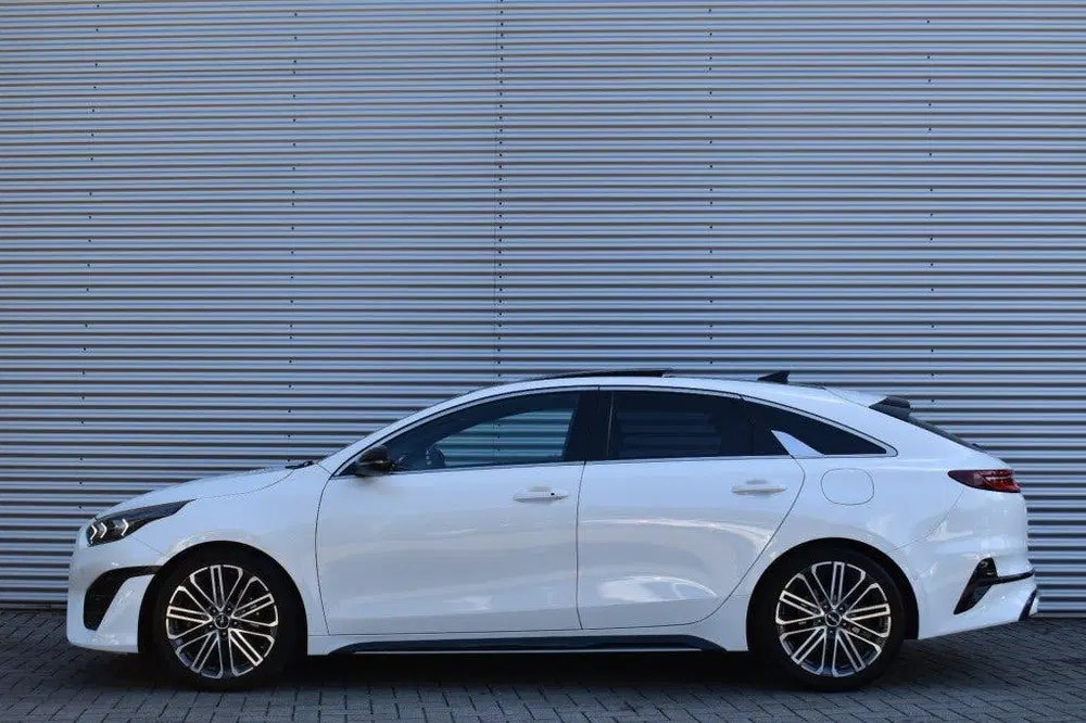 Kia Ceed PRO CEED 1.5 T-GDI GT-PLUSLINE uit 2022, foto 2