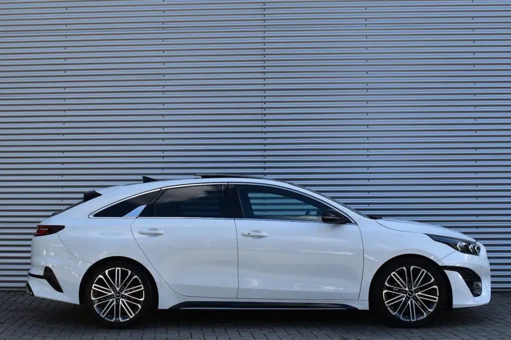 Kia Ceed PRO CEED 1.5 T-GDI GT-PLUSLINE uit 2022, foto 3