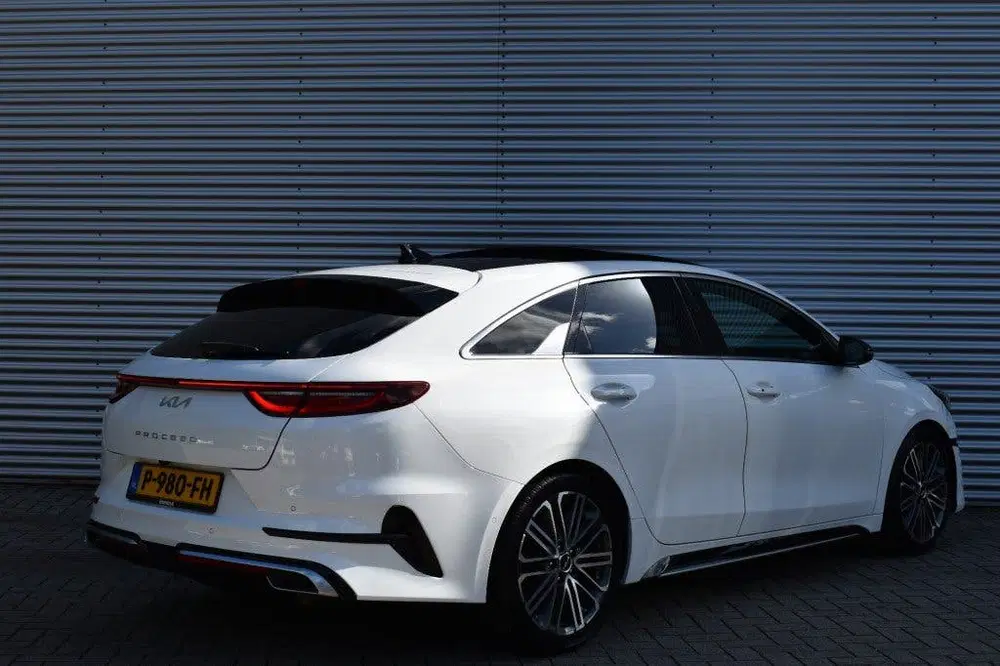 Kia Ceed PRO CEED 1.5 T-GDI GT-PLUSLINE uit 2022, foto 9