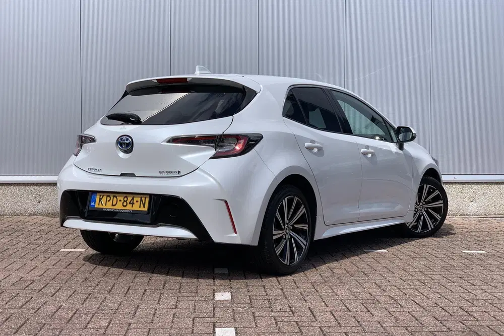 Toyota Corolla Hybrid 140 Executive uit 2022, foto 2