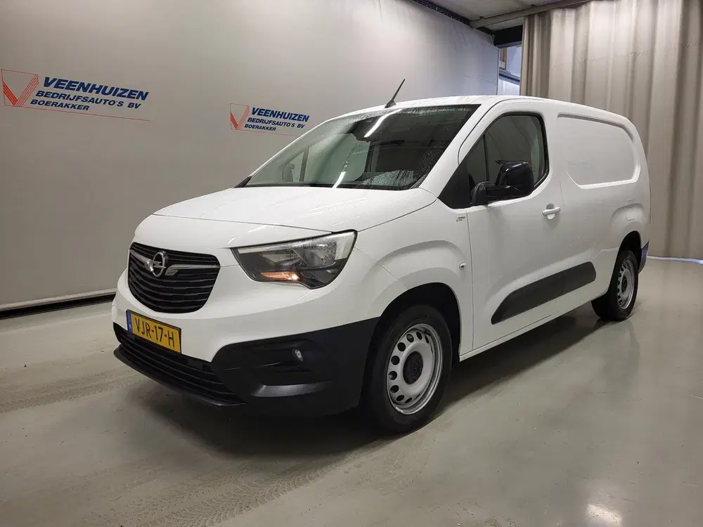 Opel Combo 1.5D 130pk L2 uit 2021, foto 2