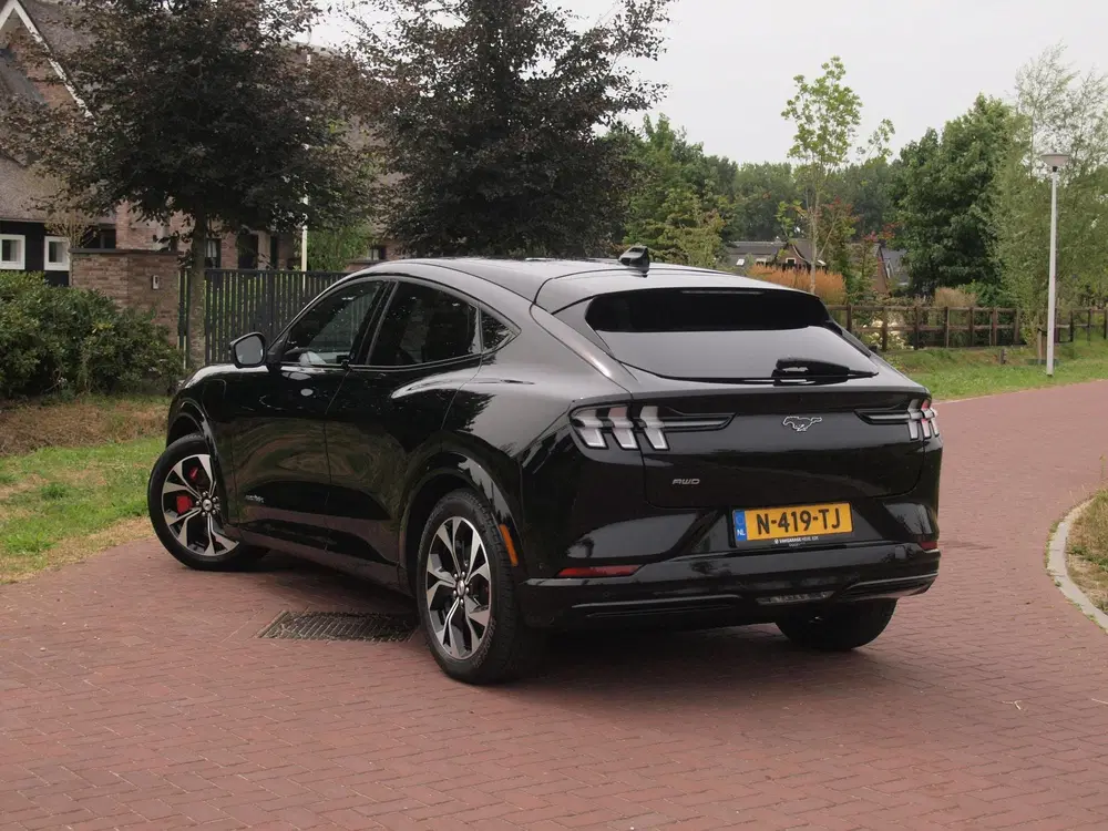 Ford Mustang Mach-E Extended AWD 98 kWh uit 2021, foto 2