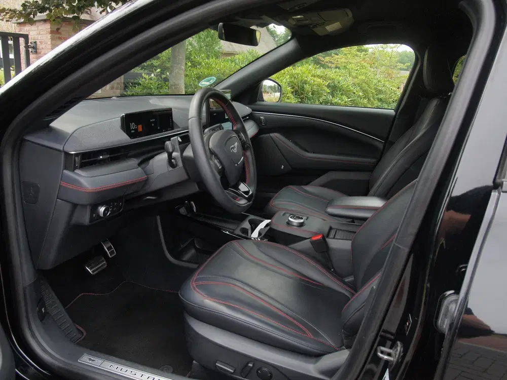 Ford Mustang Mach-E Extended AWD 98 kWh uit 2021, foto 3