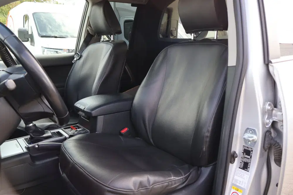 Toyota Land Cruiser 2.8 D-4D-F Challenger Window Van uit 2019, foto 2