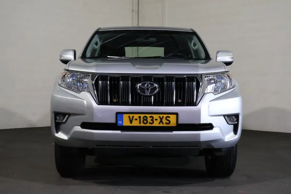 Toyota Land Cruiser 2.8 D-4D-F Challenger Window Van uit 2019, foto 5