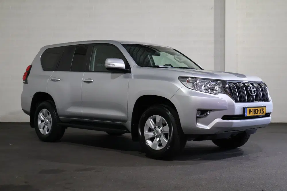 Toyota Land Cruiser 2.8 D-4D-F Challenger Window Van uit 2019, foto 6