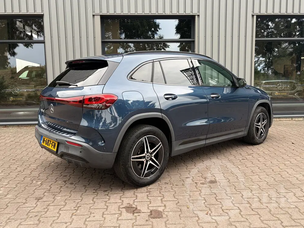 Mercedes-Benz EQA 250 Business Solution AMG 67 kWh Panoramad uit 2021, foto 2