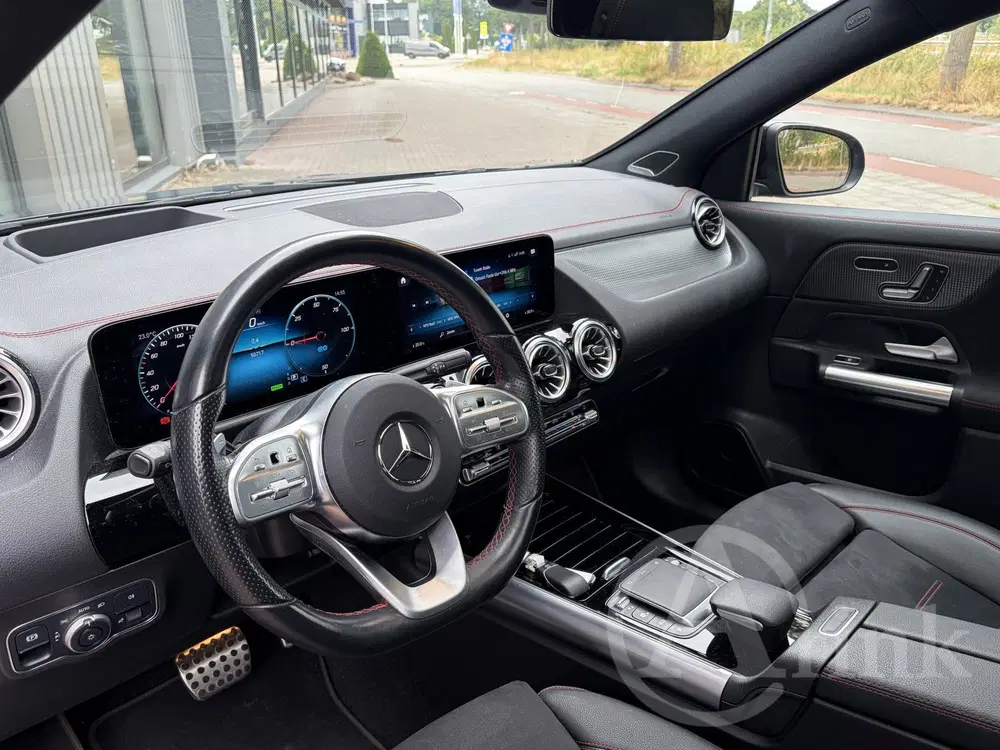 Mercedes-Benz EQA 250 Business Solution AMG 67 kWh Panoramad uit 2021, foto 9