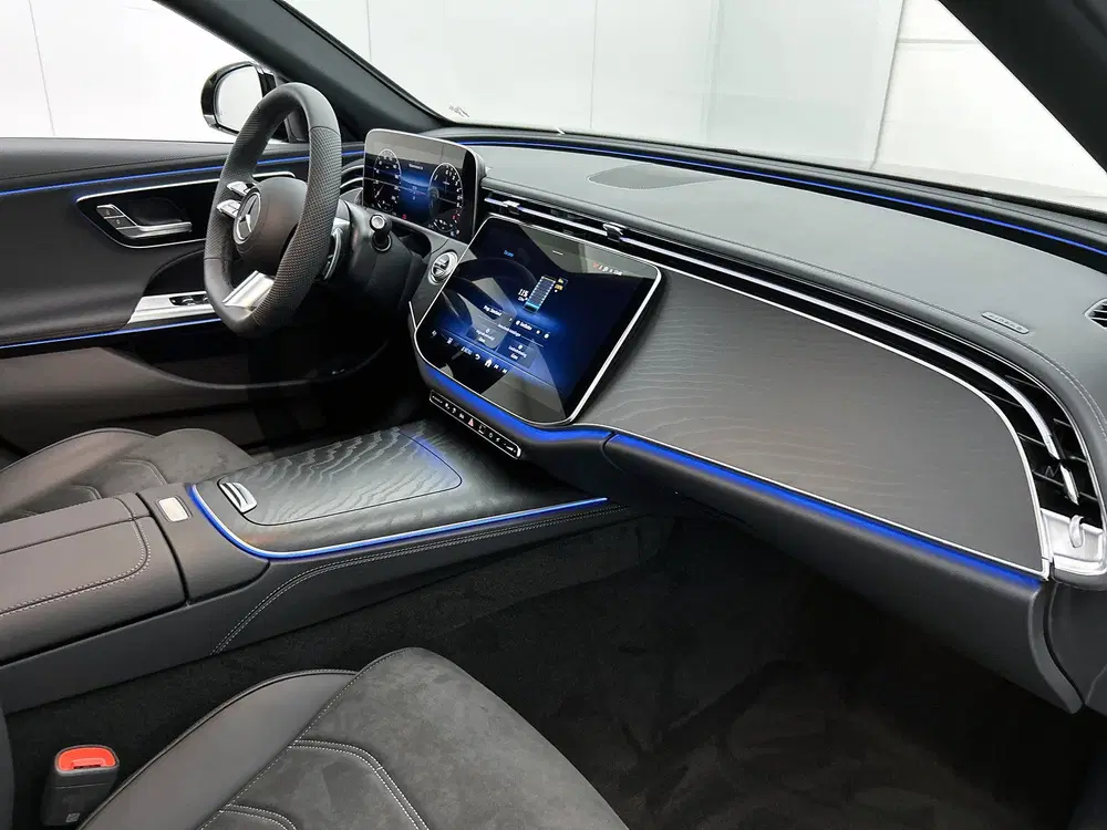 Mercedes-Benz E-Klasse 300 e Business Solution AMG uit 2026, foto 7